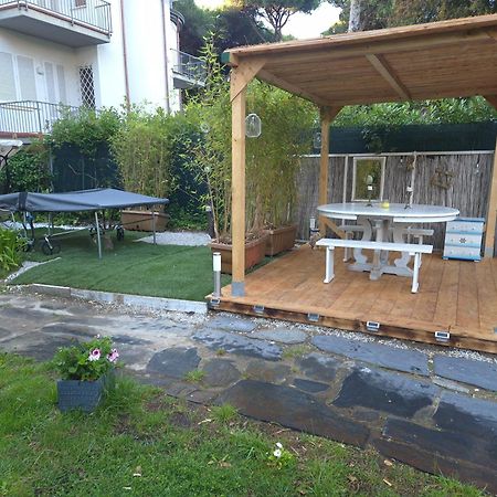 Domusauroom, Relax Nel Cuore Della Versilia - Pet Friendly เวียเรจโจ ภายนอก รูปภาพ