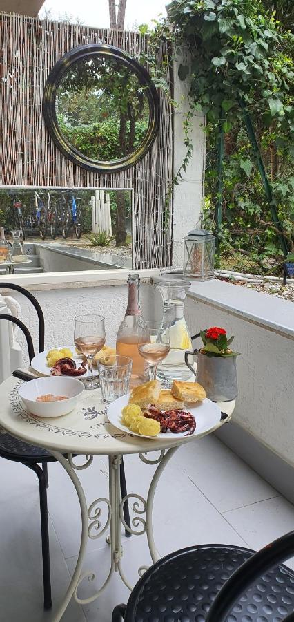 Domusauroom, Relax Nel Cuore Della Versilia - Pet Friendly เวียเรจโจ ภายนอก รูปภาพ