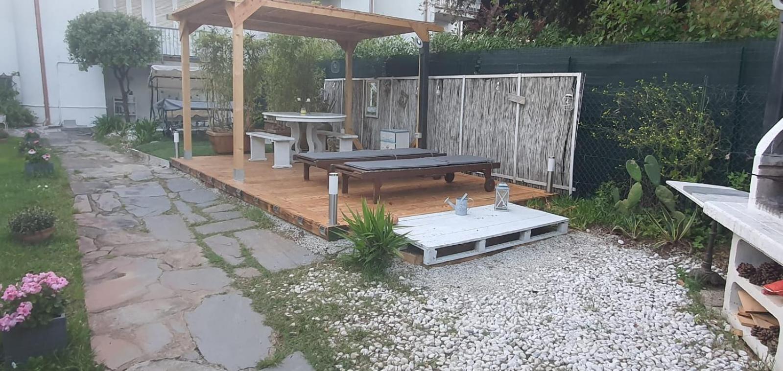 Domusauroom, Relax Nel Cuore Della Versilia - Pet Friendly เวียเรจโจ ภายนอก รูปภาพ