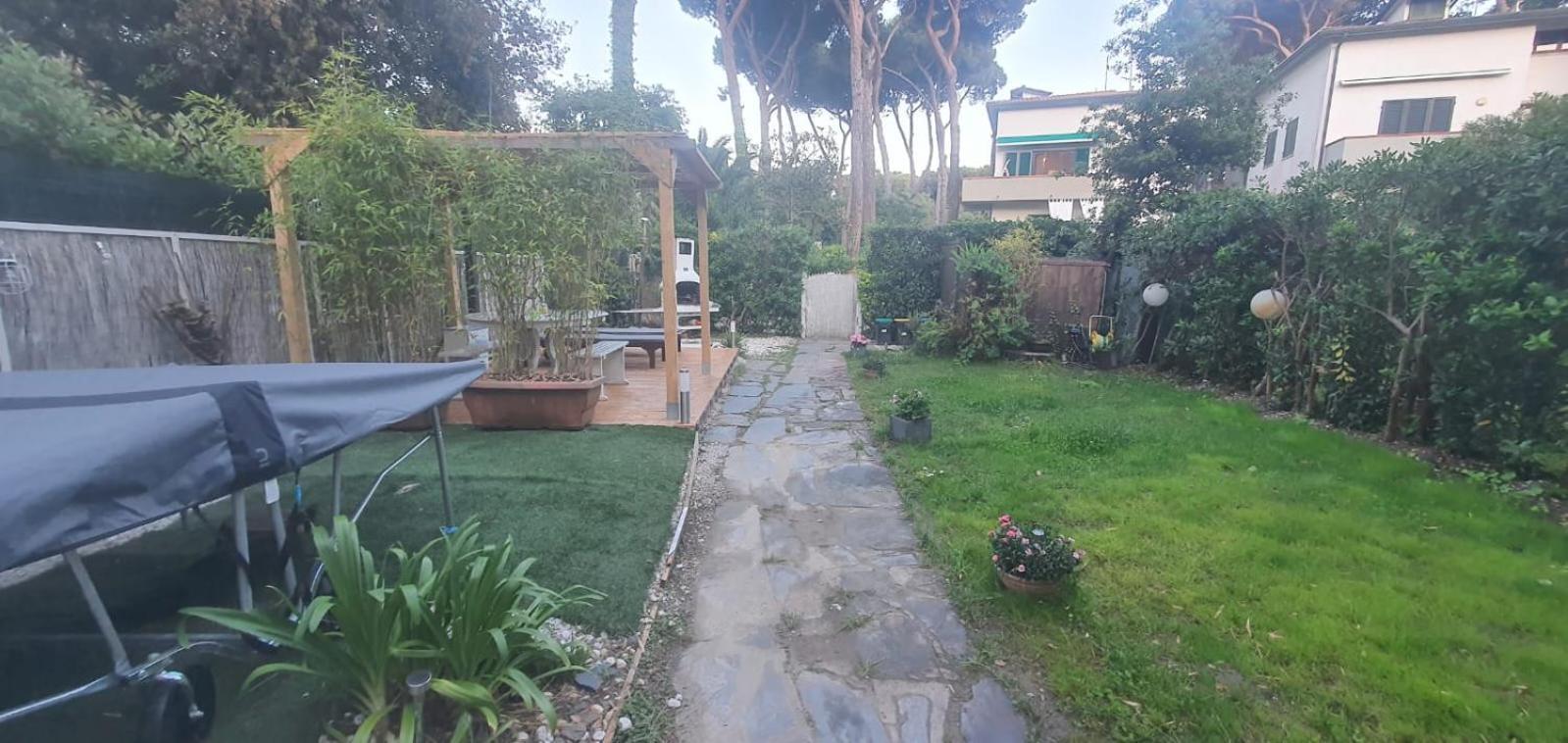 Domusauroom, Relax Nel Cuore Della Versilia - Pet Friendly เวียเรจโจ ภายนอก รูปภาพ