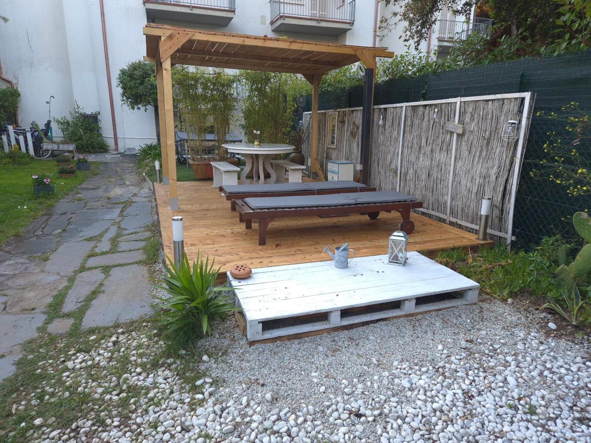 Domusauroom, Relax Nel Cuore Della Versilia - Pet Friendly เวียเรจโจ ภายนอก รูปภาพ